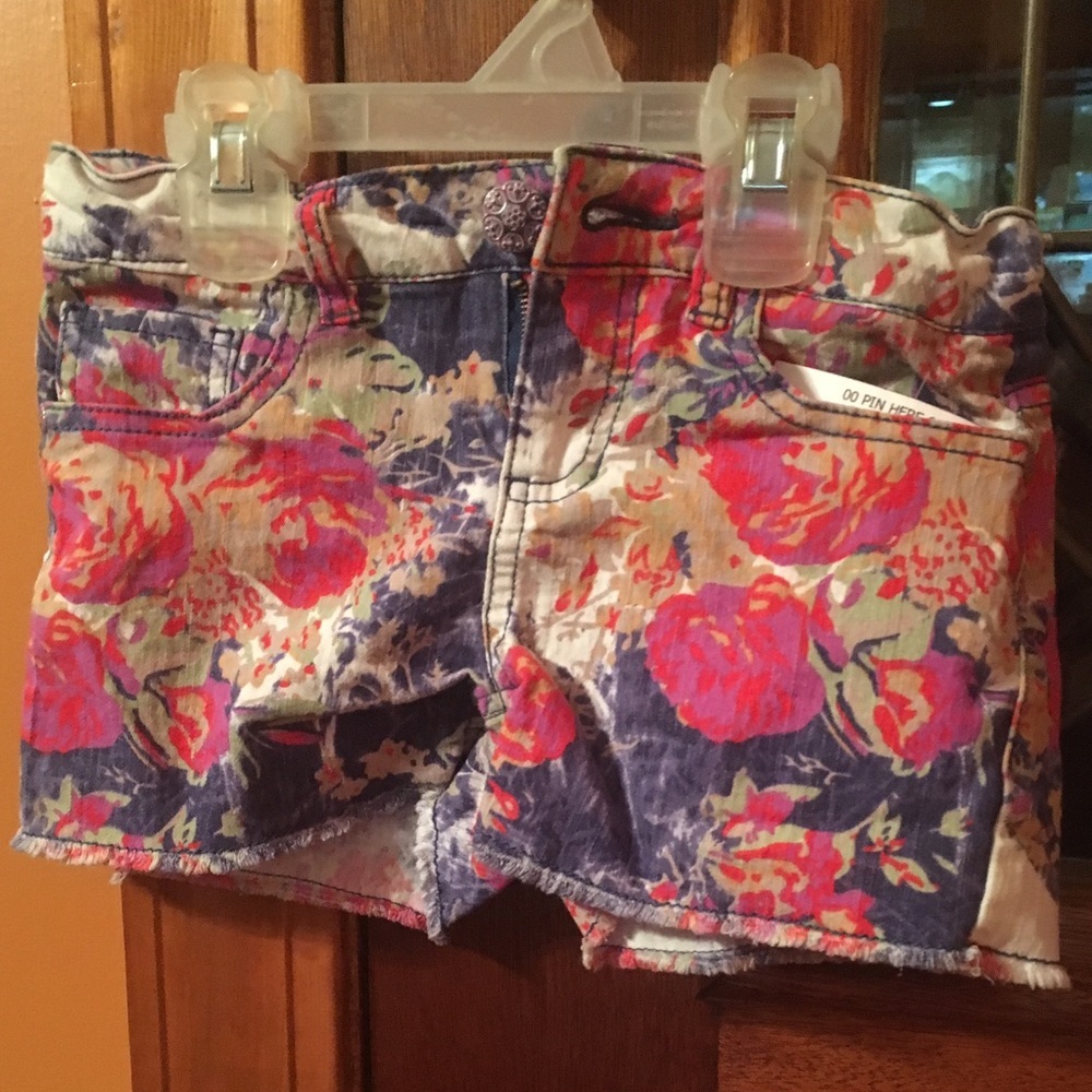 Girls shorts 8